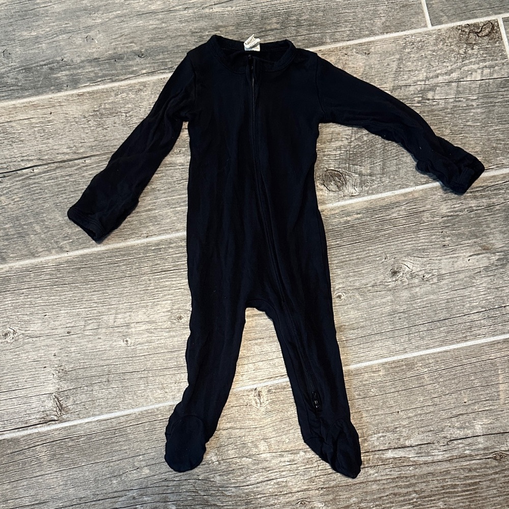 kate quinn Black Baby PJs